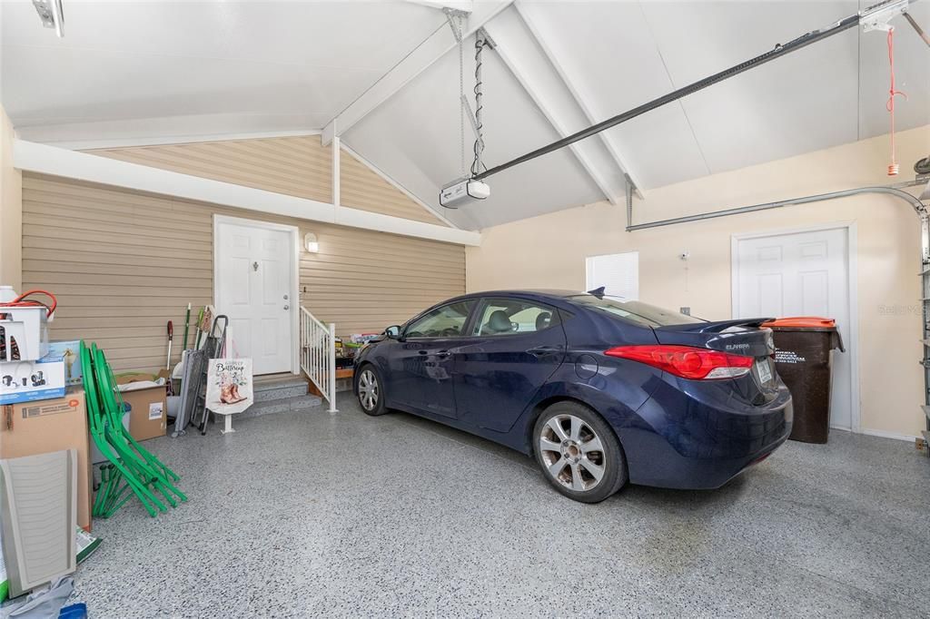Active With Contract: $199,900 (3 beds, 2 baths, 2031 Square Feet)