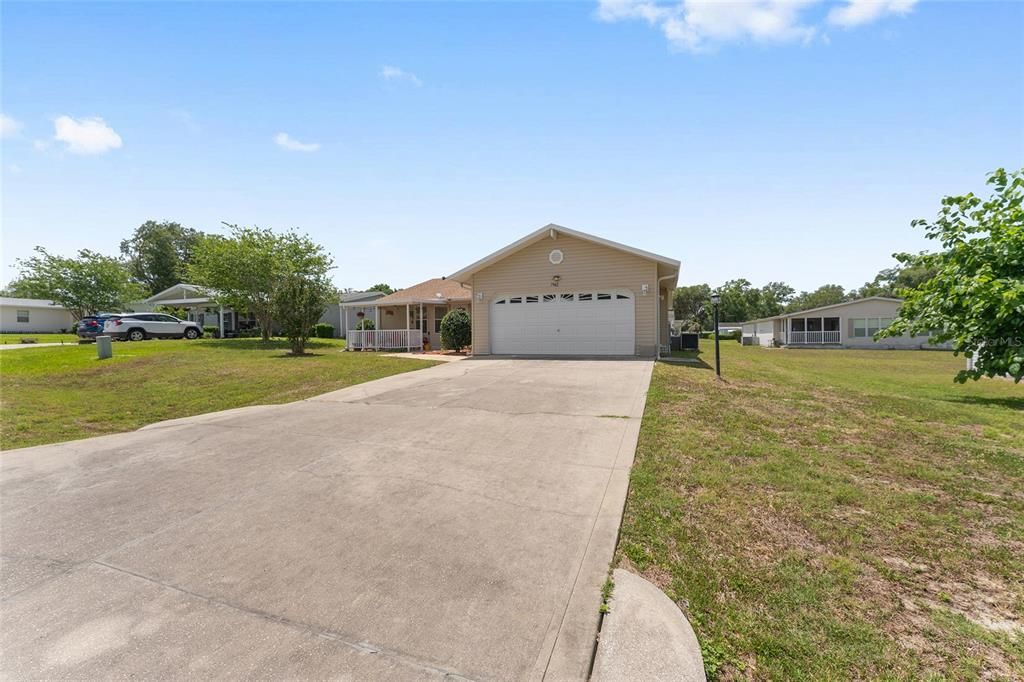 Active With Contract: $199,900 (3 beds, 2 baths, 2031 Square Feet)