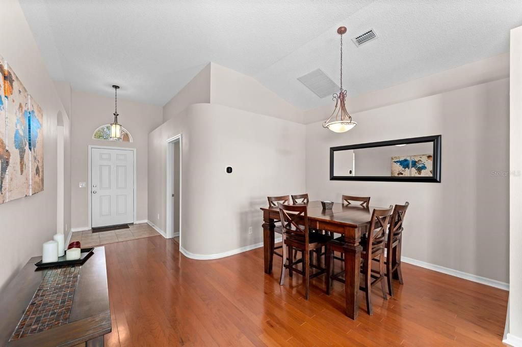 Active With Contract: $550,000 (3 beds, 2 baths, 1536 Square Feet)