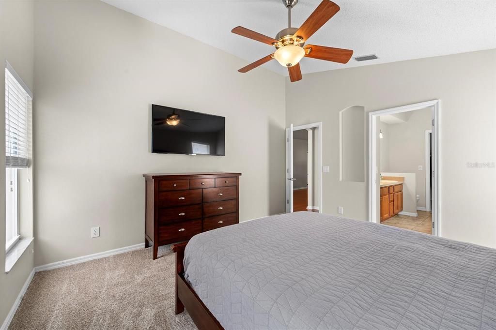 Active With Contract: $550,000 (3 beds, 2 baths, 1536 Square Feet)