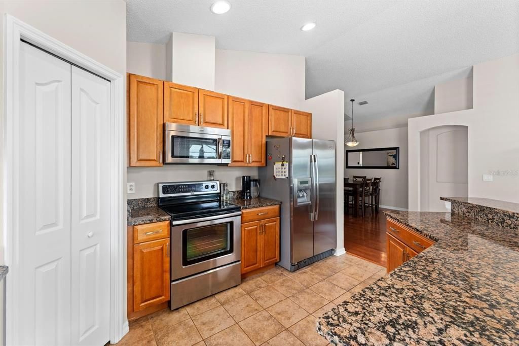 Active With Contract: $550,000 (3 beds, 2 baths, 1536 Square Feet)