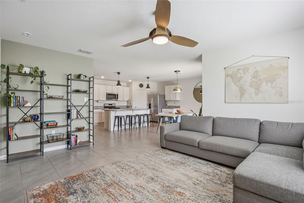 En Venta: $420,900 (4 camas, 2 baños, 1836 Pies cuadrados)