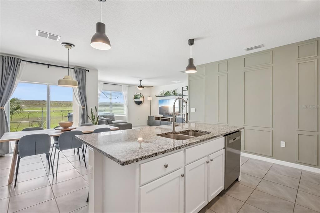 En Venta: $420,900 (4 camas, 2 baños, 1836 Pies cuadrados)