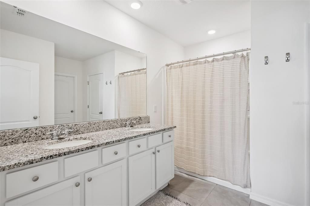 En Venta: $420,900 (4 camas, 2 baños, 1836 Pies cuadrados)