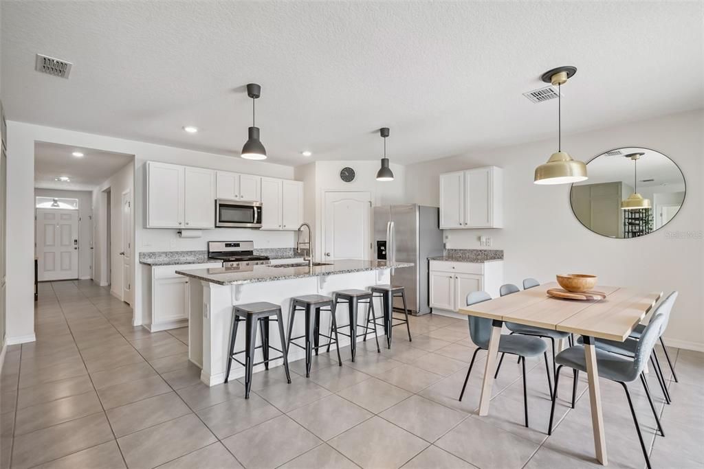 En Venta: $420,900 (4 camas, 2 baños, 1836 Pies cuadrados)