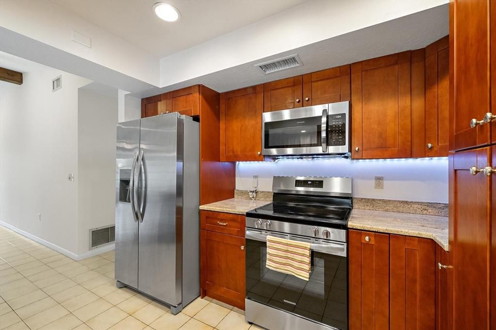 For Sale: $599,000 (3 beds, 2 baths, 2136 Square Feet)