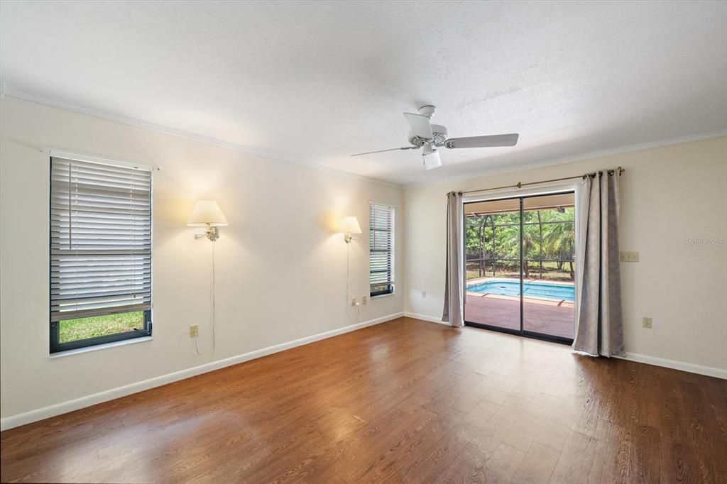 For Sale: $599,000 (3 beds, 2 baths, 2136 Square Feet)