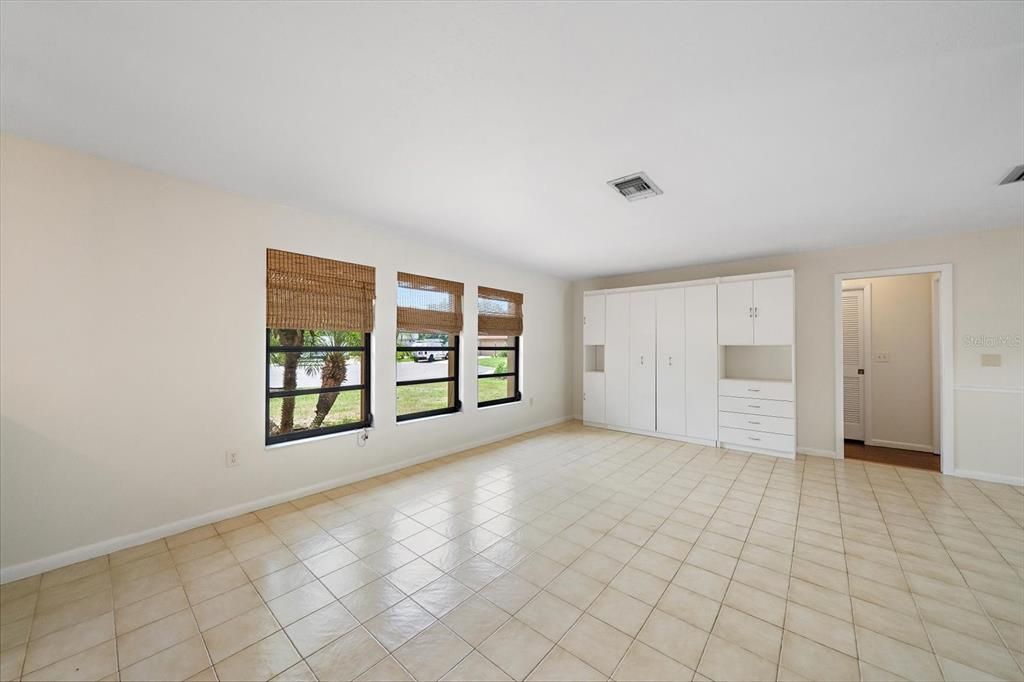 For Sale: $599,000 (3 beds, 2 baths, 2136 Square Feet)
