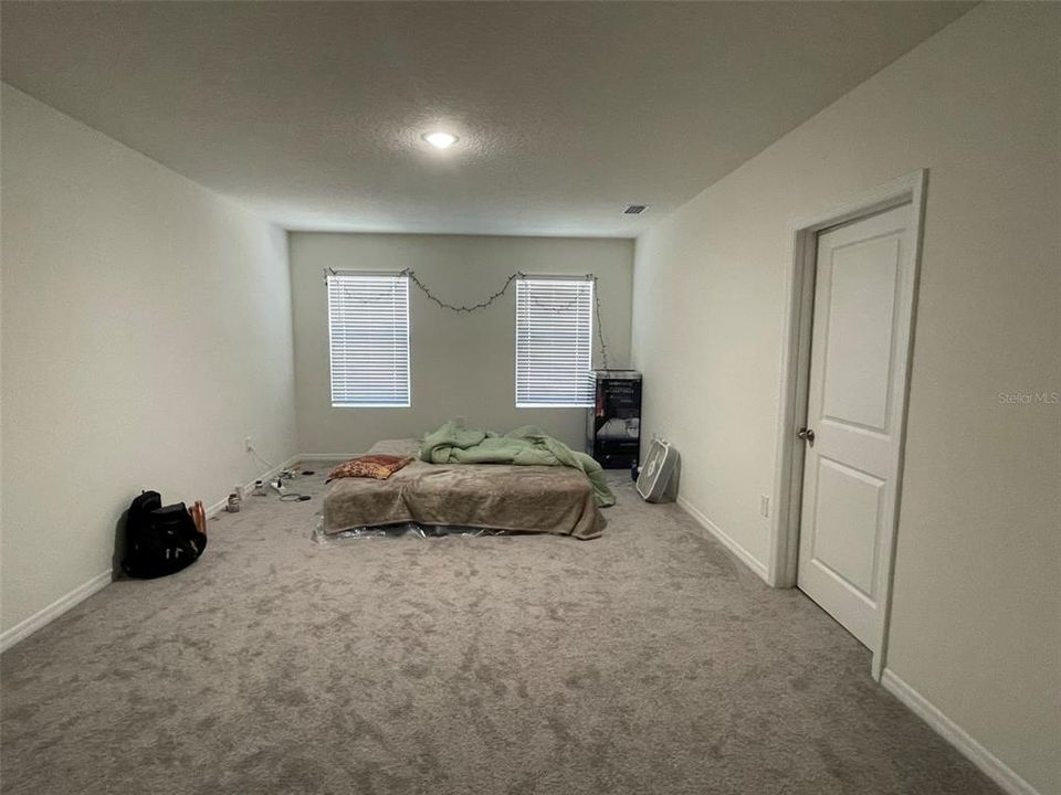 For Rent: $3,250 (5 beds, 3 baths, 2605 Square Feet)