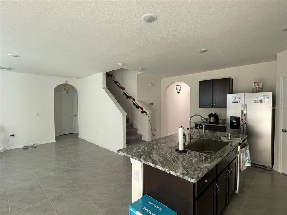 For Rent: $3,250 (5 beds, 3 baths, 2605 Square Feet)