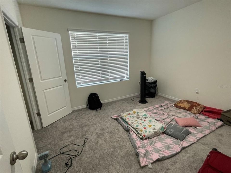 For Rent: $3,250 (5 beds, 3 baths, 2605 Square Feet)