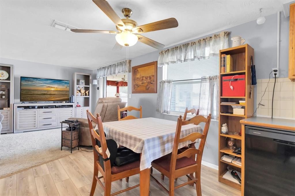 En Venta: $209,900 (2 camas, 1 baños, 996 Pies cuadrados)