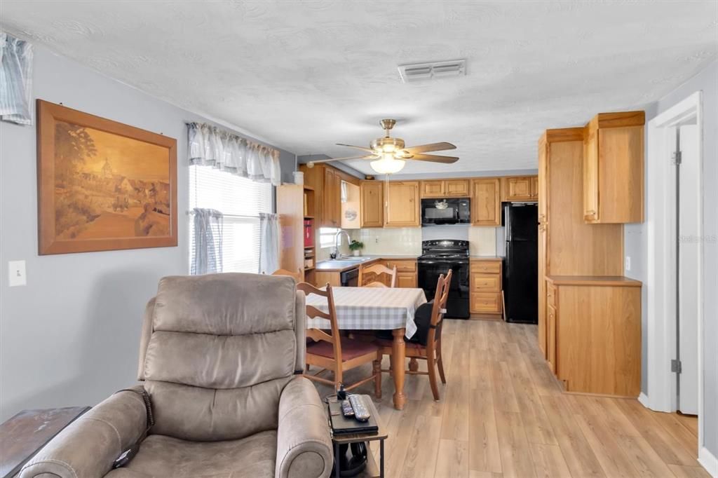 En Venta: $209,900 (2 camas, 1 baños, 996 Pies cuadrados)