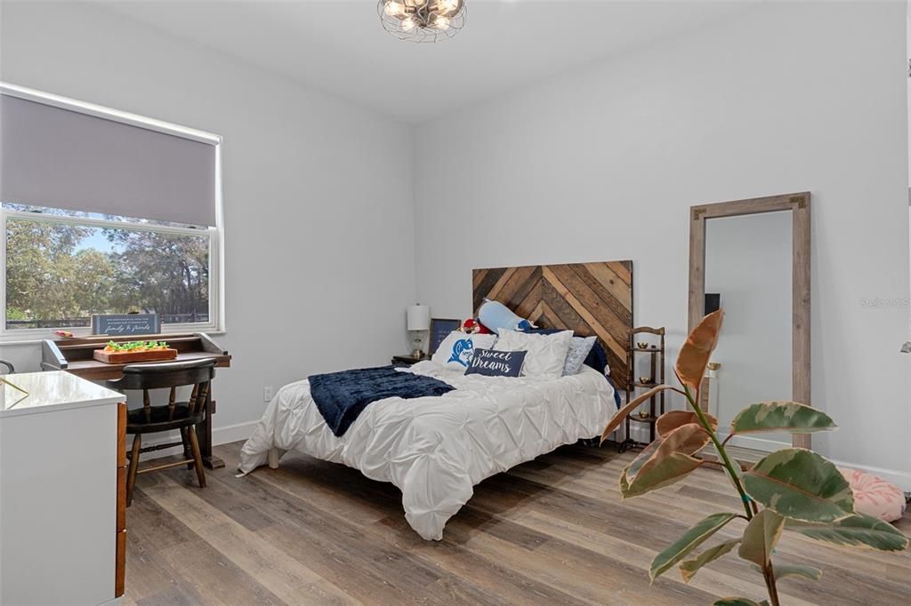 Active With Contract: $975,000 (3 beds, 3 baths, 2016 Square Feet)