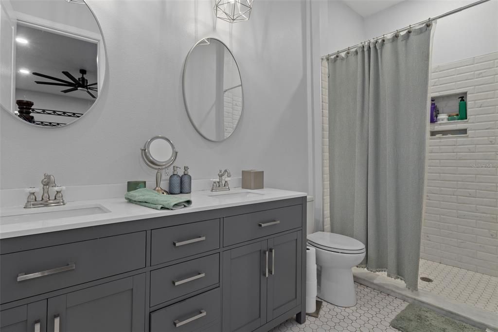 Active With Contract: $975,000 (3 beds, 3 baths, 2016 Square Feet)