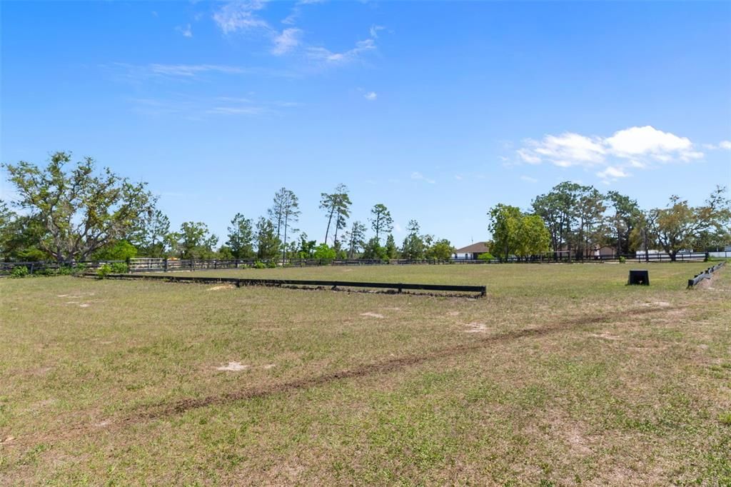 Active With Contract: $975,000 (3 beds, 3 baths, 2016 Square Feet)