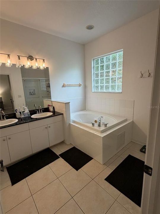 For Sale: $384,900 (3 beds, 2 baths, 2008 Square Feet)