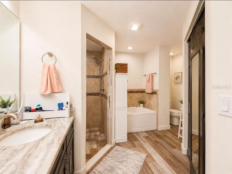 На продажу: $439,900 (5 спален, 3 ванн, 2258 Квадратных фут)