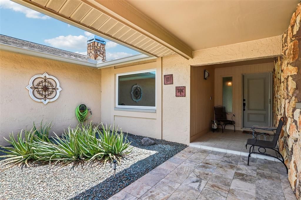 Activo con contrato: $975,000 (5 camas, 3 baños, 3367 Pies cuadrados)