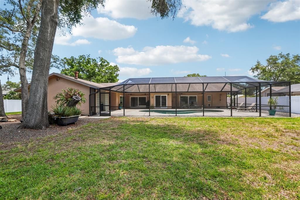 Activo con contrato: $975,000 (5 camas, 3 baños, 3367 Pies cuadrados)