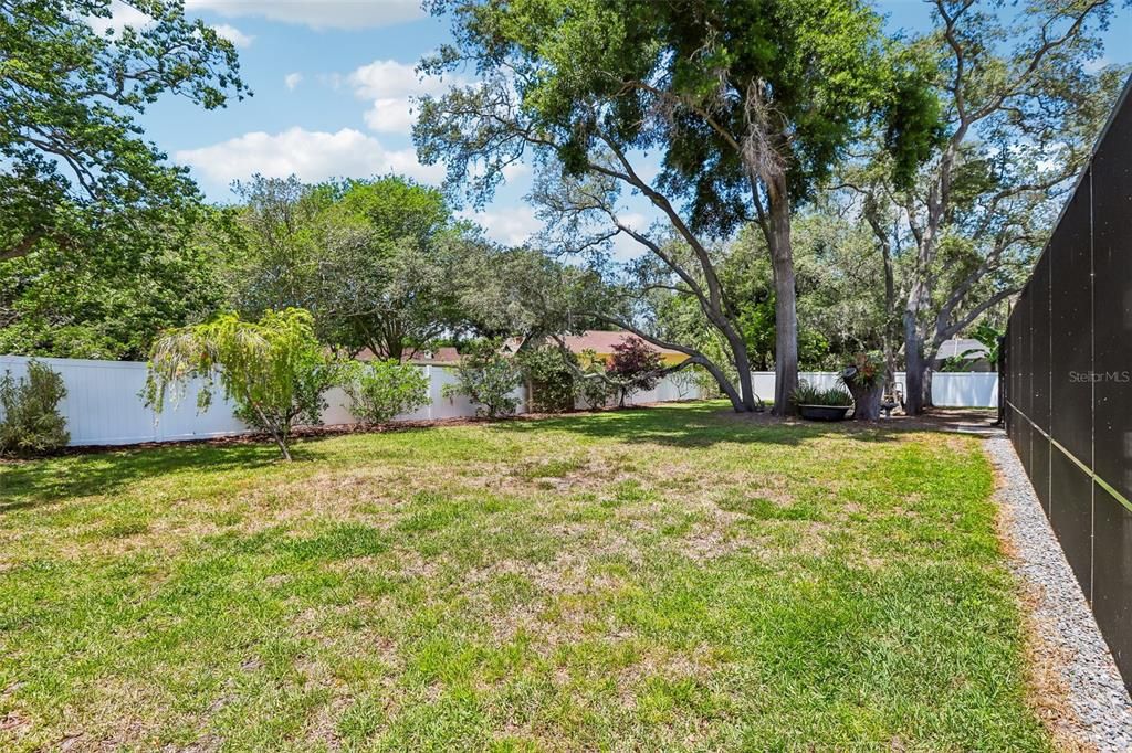 Activo con contrato: $975,000 (5 camas, 3 baños, 3367 Pies cuadrados)