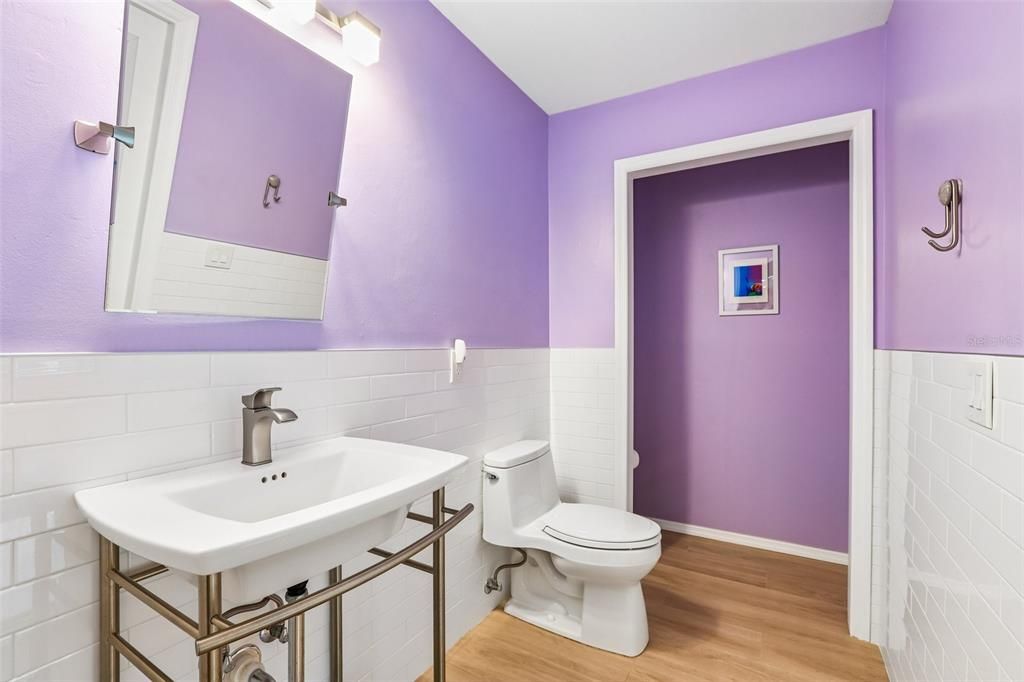 Activo con contrato: $975,000 (5 camas, 3 baños, 3367 Pies cuadrados)