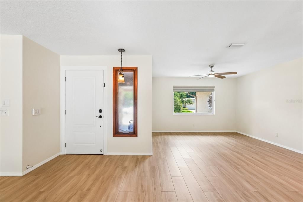 Activo con contrato: $975,000 (5 camas, 3 baños, 3367 Pies cuadrados)