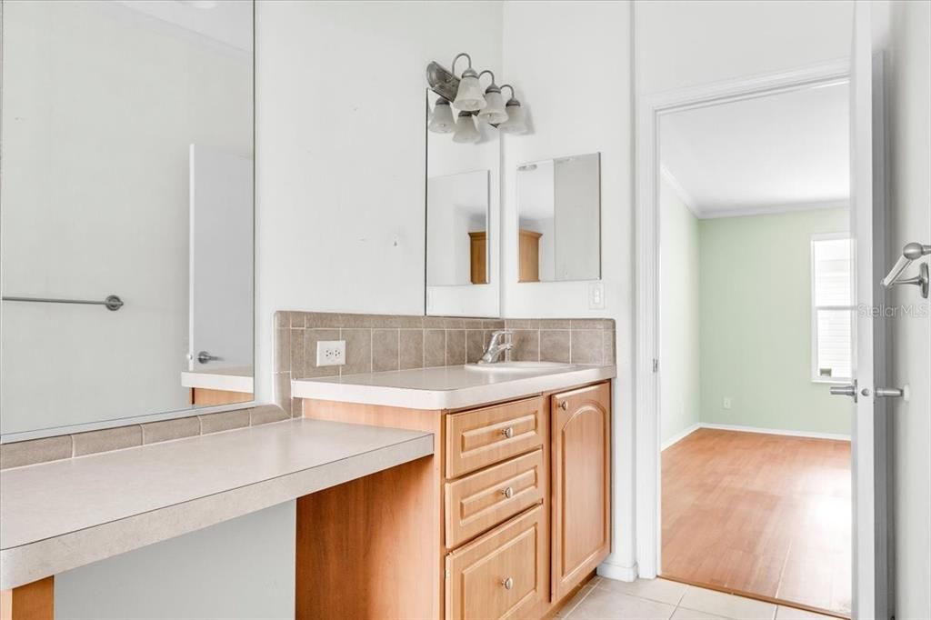 На продажу: $164,900 (3 спален, 2 ванн, 1740 Квадратных фут)