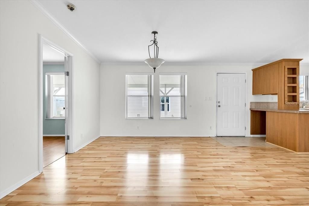 На продажу: $164,900 (3 спален, 2 ванн, 1740 Квадратных фут)