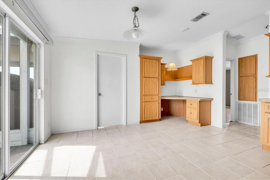 На продажу: $164,900 (3 спален, 2 ванн, 1740 Квадратных фут)