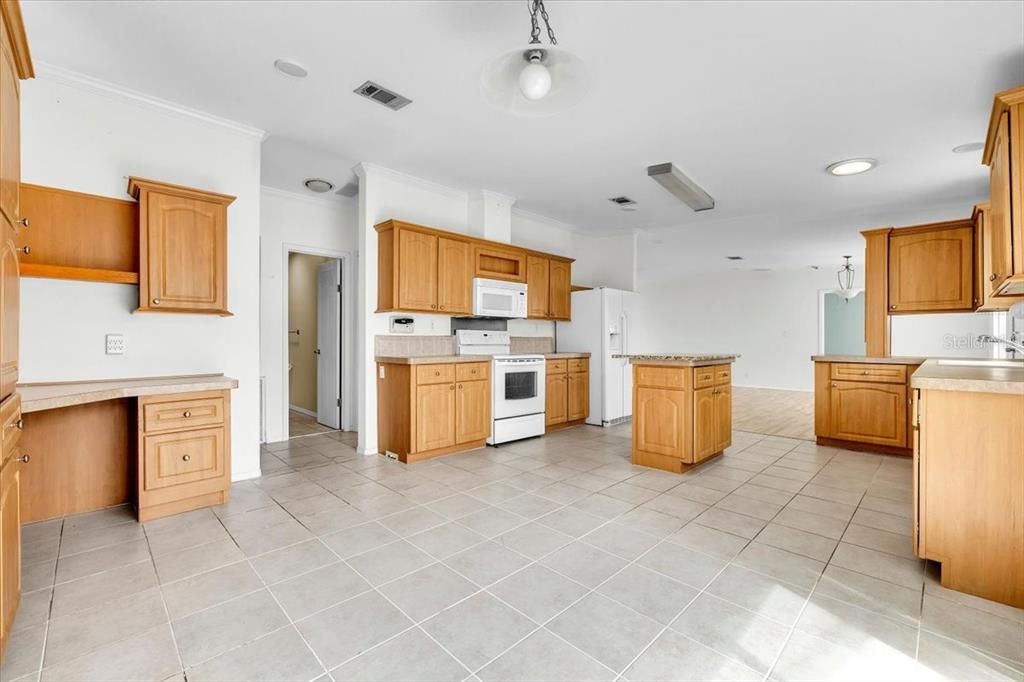 На продажу: $164,900 (3 спален, 2 ванн, 1740 Квадратных фут)