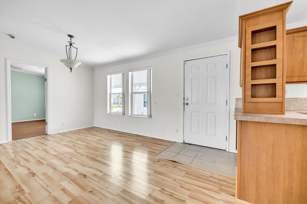 На продажу: $164,900 (3 спален, 2 ванн, 1740 Квадратных фут)
