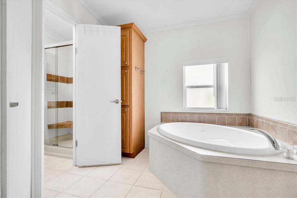 На продажу: $164,900 (3 спален, 2 ванн, 1740 Квадратных фут)