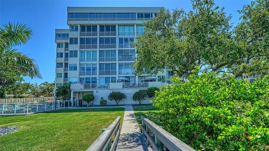 For Rent: $12,000 (2 beds, 2 baths, 1389 Square Feet)