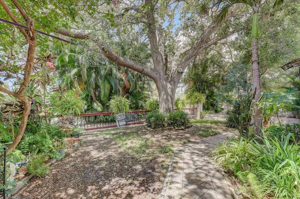 For Sale: $2,250,000 (5 beds, 5 baths, 3599 Square Feet)
