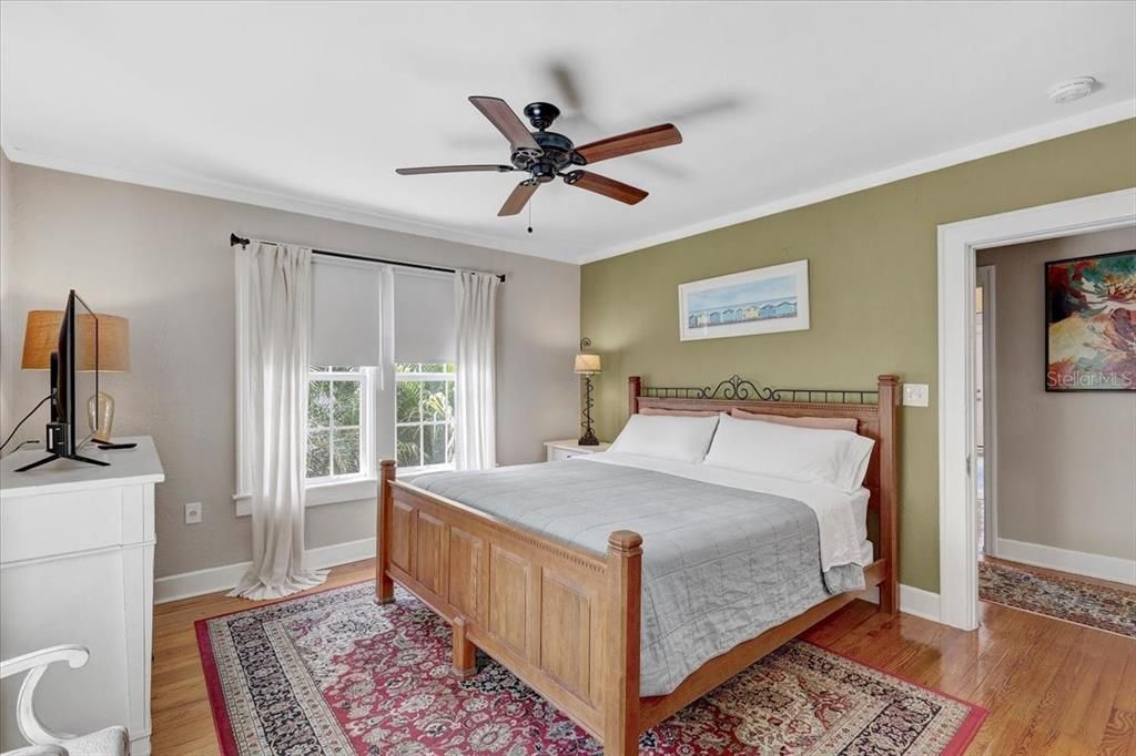 For Sale: $2,250,000 (5 beds, 5 baths, 3599 Square Feet)