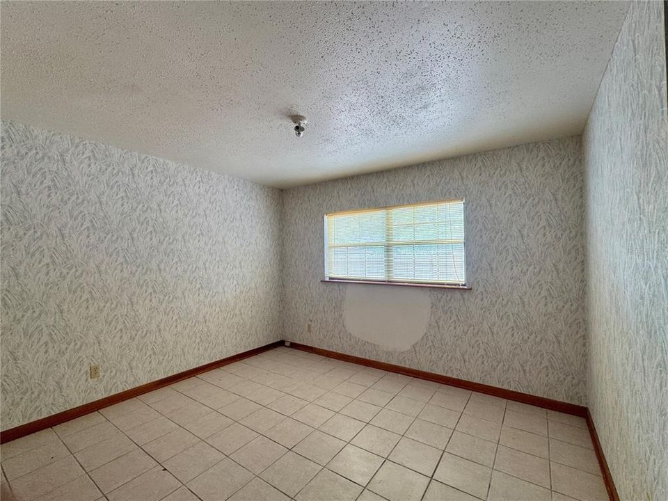 На продажу: $125,000 (2 спален, 1 ванн, 1184 Квадратных фут)
