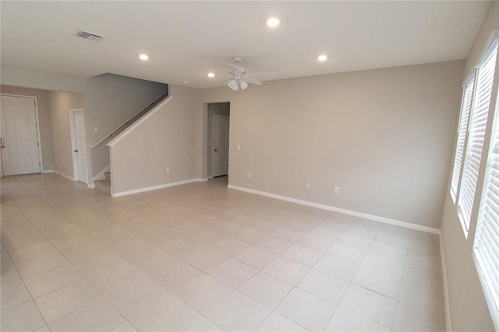 For Rent: $2,995 (4 beds, 3 baths, 2738 Square Feet)