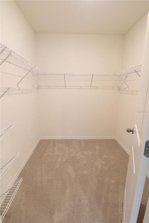 For Rent: $2,995 (4 beds, 3 baths, 2738 Square Feet)