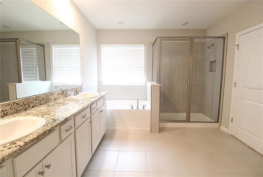 For Rent: $2,995 (4 beds, 3 baths, 2738 Square Feet)