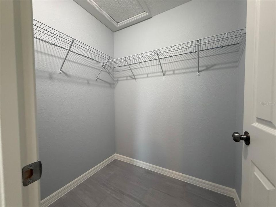 Active With Contract: $209,900 (3 beds, 2 baths, 1232 Square Feet)