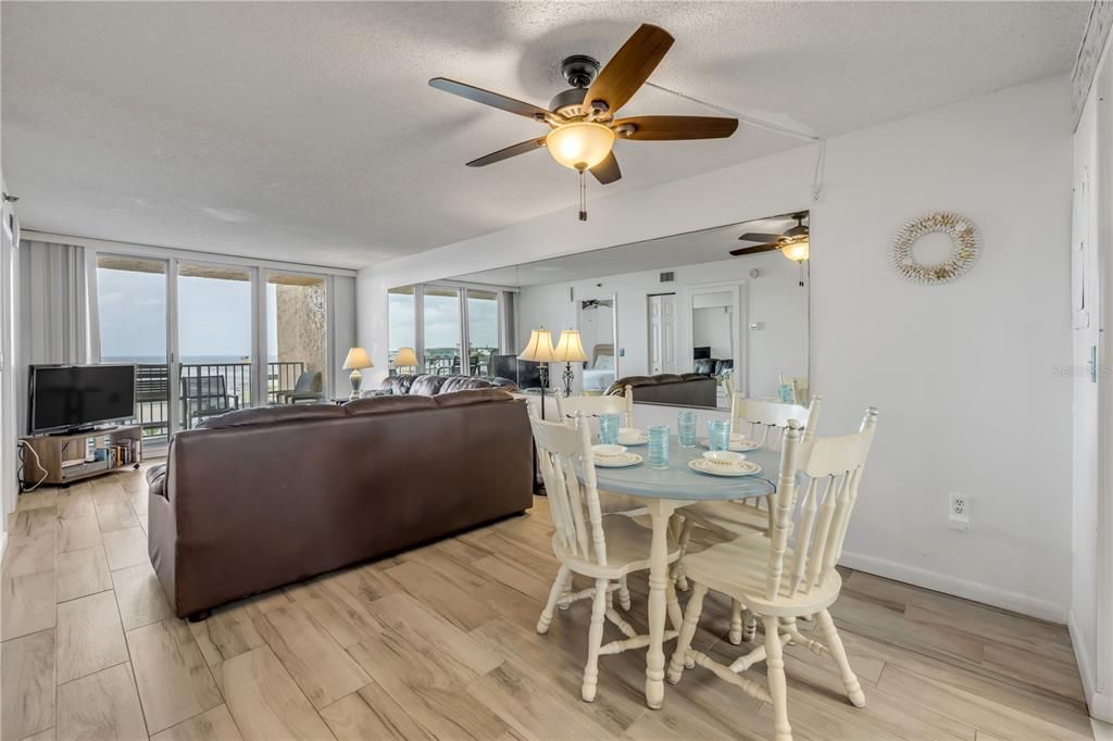 For Sale: $575,000 (2 beds, 2 baths, 871 Square Feet)