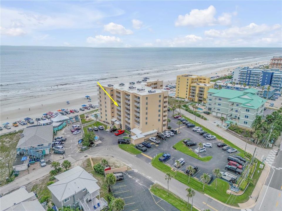 For Sale: $575,000 (2 beds, 2 baths, 871 Square Feet)