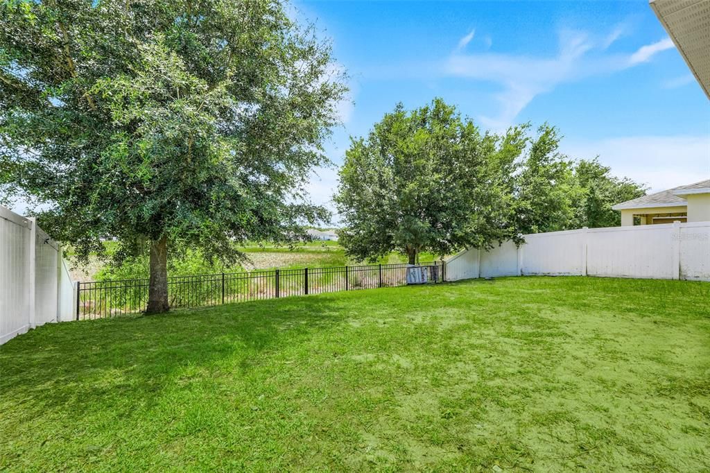 На продажу: $425,000 (5 спален, 3 ванн, 2607 Квадратных фут)