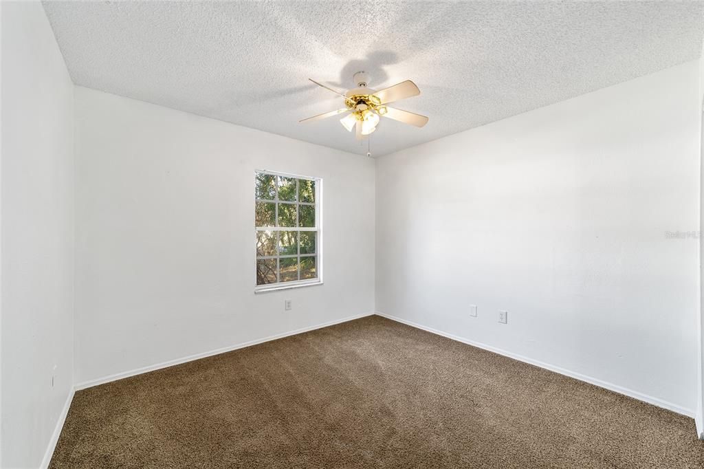 For Rent: $1,650 (3 beds, 2 baths, 1128 Square Feet)
