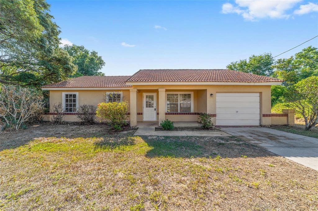 For Rent: $1,650 (3 beds, 2 baths, 1128 Square Feet)