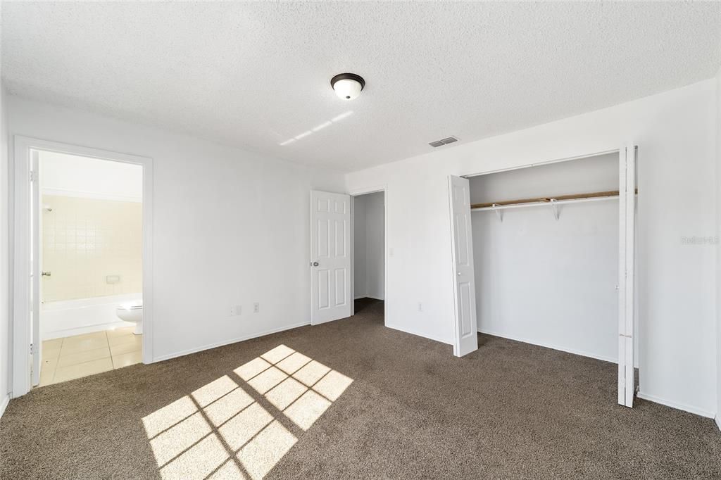 For Rent: $1,650 (3 beds, 2 baths, 1128 Square Feet)