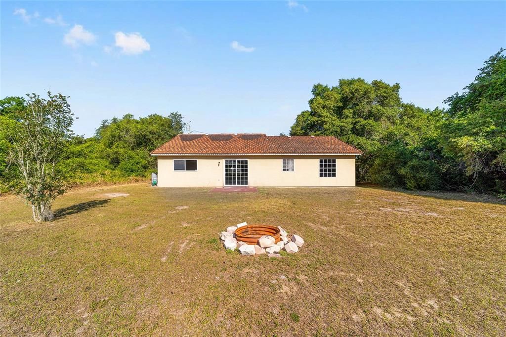 For Rent: $1,650 (3 beds, 2 baths, 1128 Square Feet)
