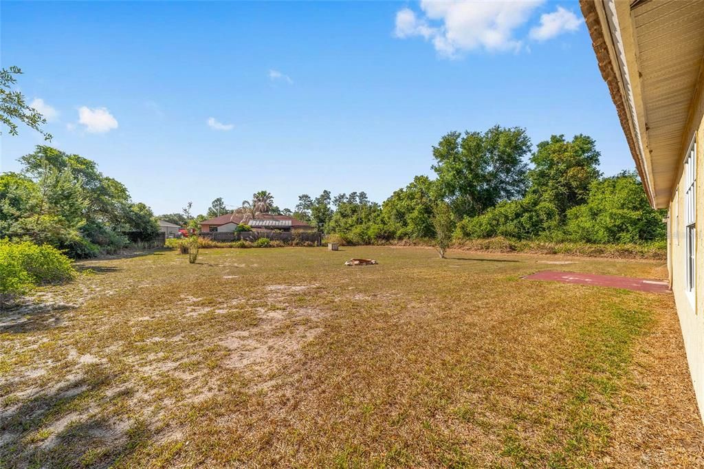 For Rent: $1,650 (3 beds, 2 baths, 1128 Square Feet)