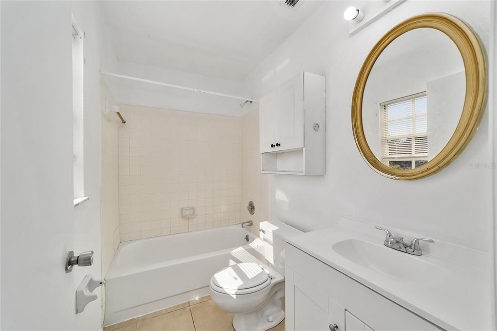 For Rent: $1,650 (3 beds, 2 baths, 1128 Square Feet)